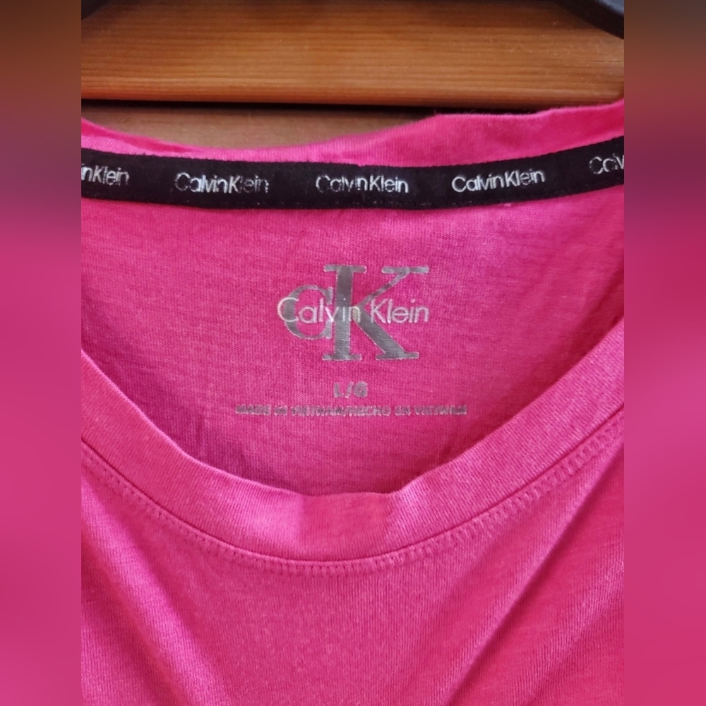 Calvin Klein Top - Picture 3 of 3